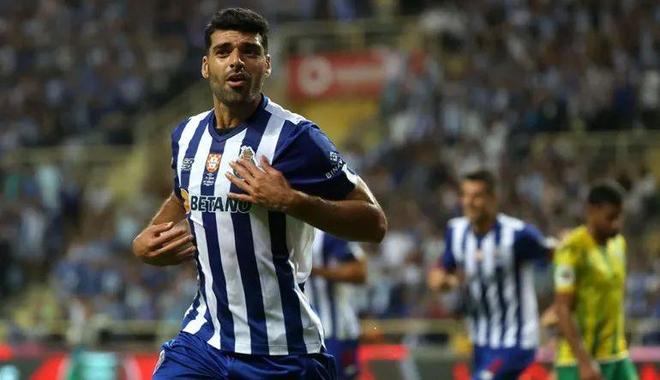 巴西前锋梅开二度神勇斩获胜利 巴西前锋梅开二度神勇斩获胜利