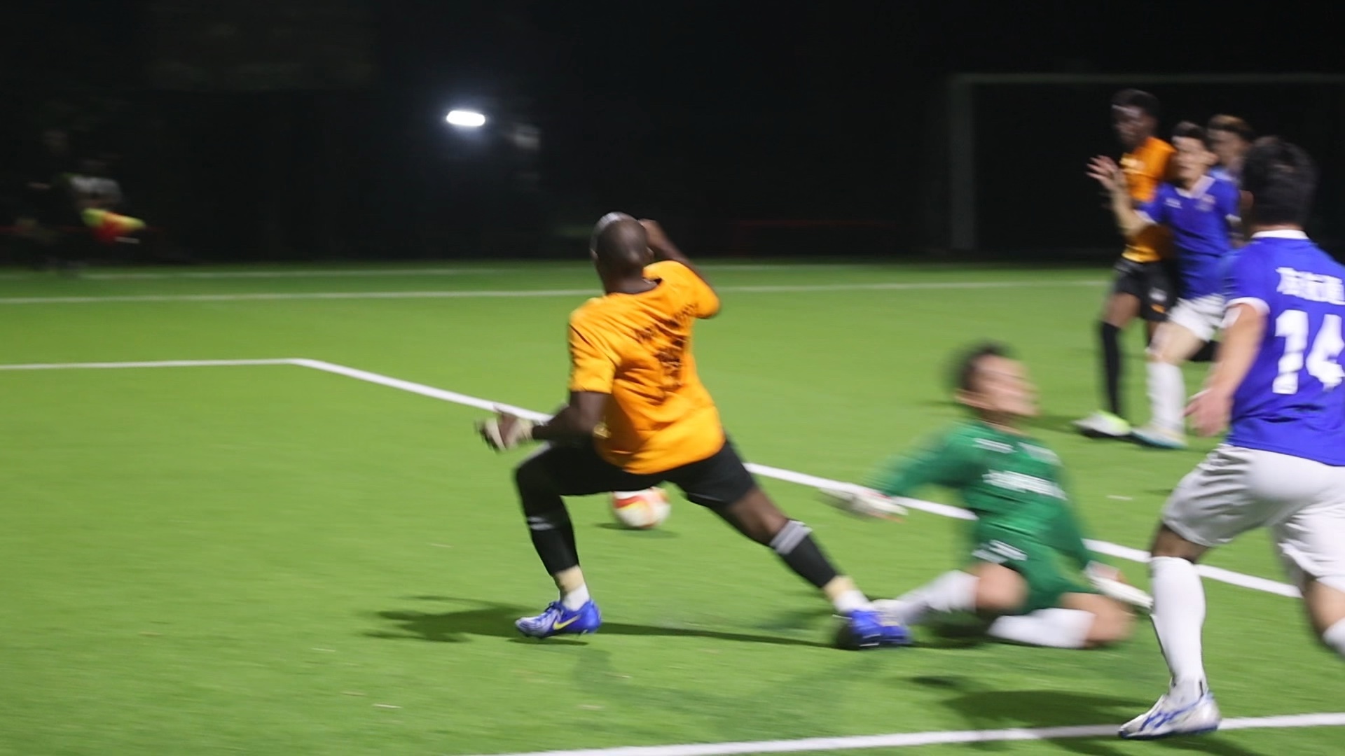 国际足球大赛上的精彩瞬间让人无法忘怀 国际足球大赛上的精彩瞬间让人无法忘怀