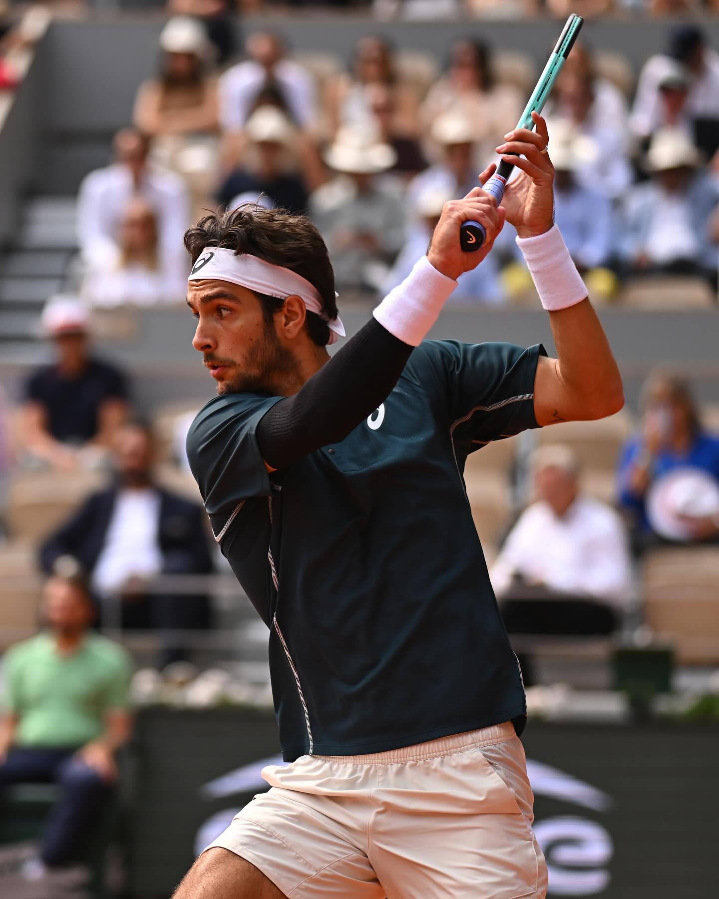 爱游戏-西班牙网球队鏖战澳大利亚网球队，阿尔卡拉斯绝境逆转