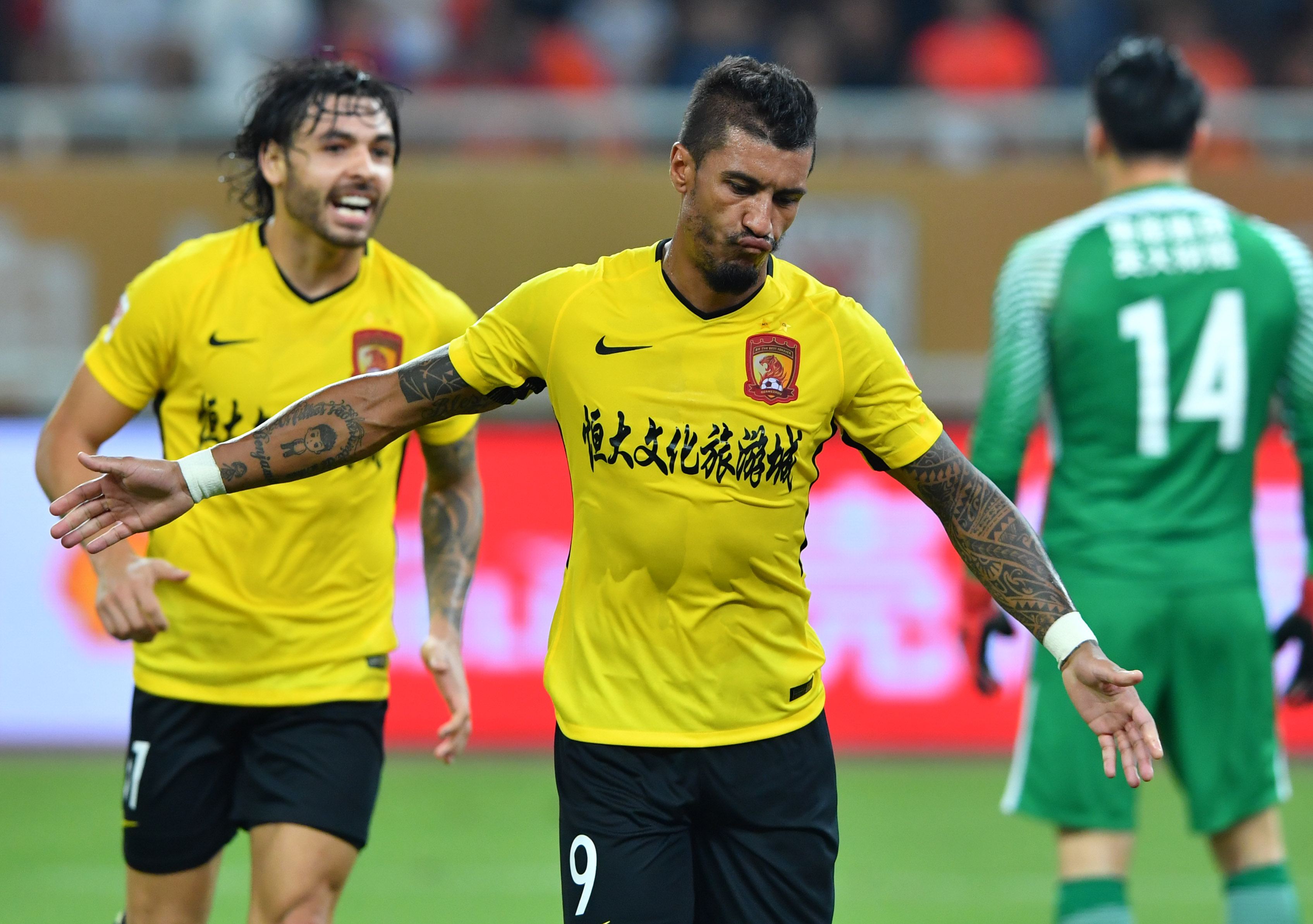 恒大客场胜鲁能，扩大领先优势