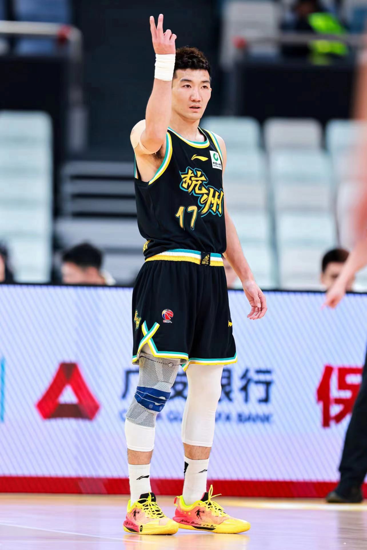 76人翻盘热火，孙铭徽状态火热