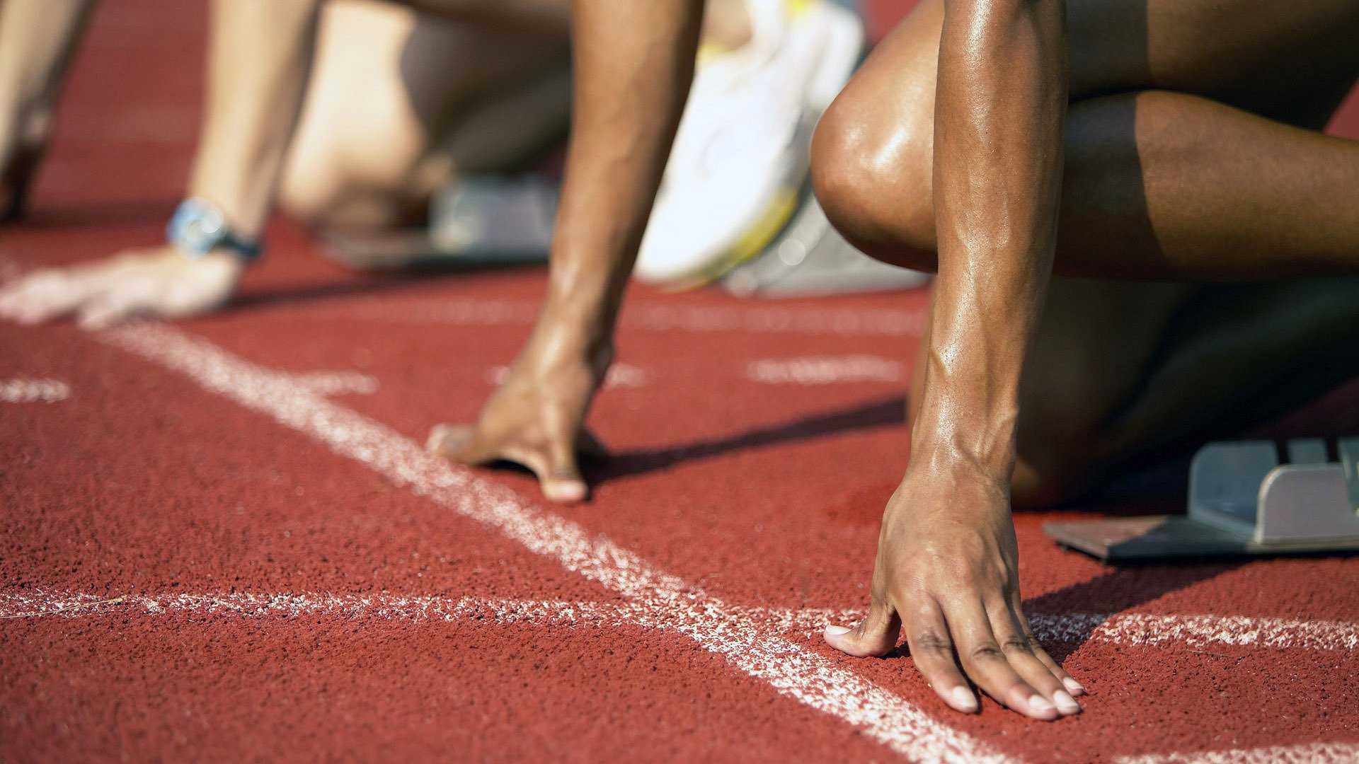 卡马文加完美中场调度，哥伦比亚三球完胜阿尔及利亚展现南美韧性