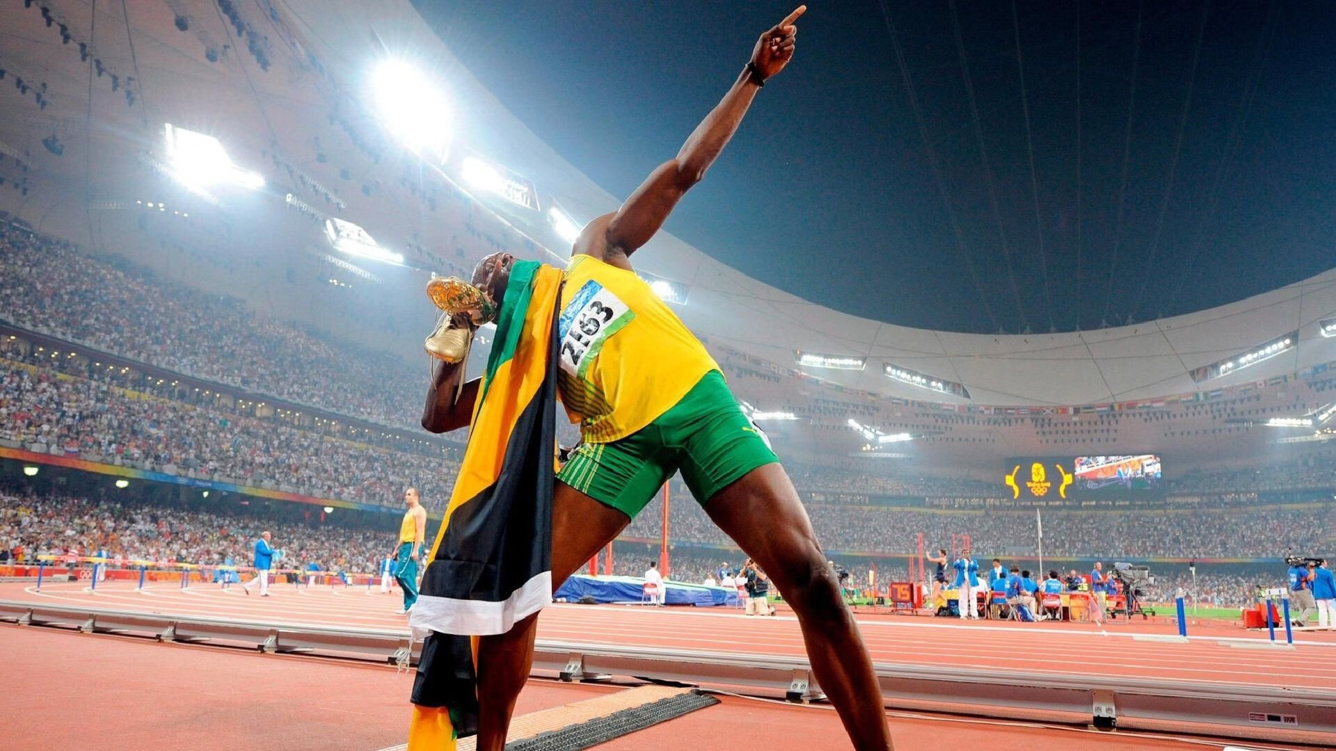 年度焦点之战之夜，克莱·汤普森带队取胜，谱写传奇新章