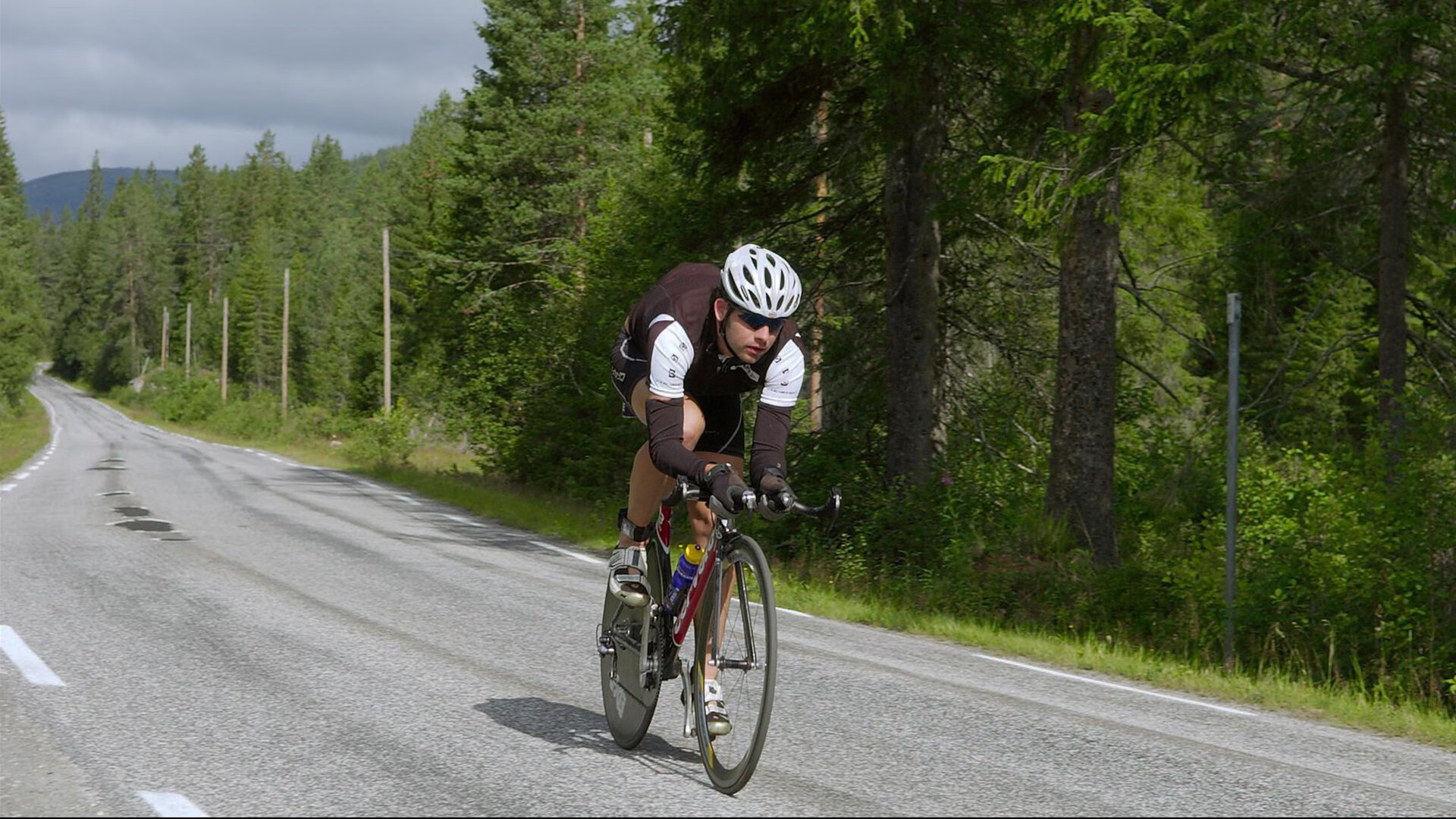 红牛二队力克威廉姆斯，塞恩斯带队取胜，青年军的崛起与老牌劲旅的反思